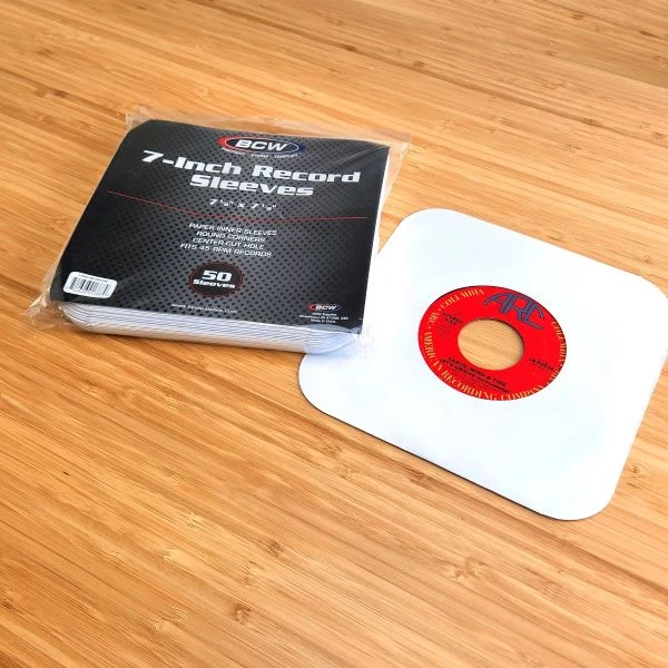 7 Inch Record Paper Inner Sleeves - Round Corners - With Hole - White 2 7 Inch Record Paper Inner Sleeves - Round Corners - With Hole - White - Image 2